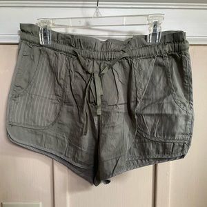 UO staring at stars shorts, sz L